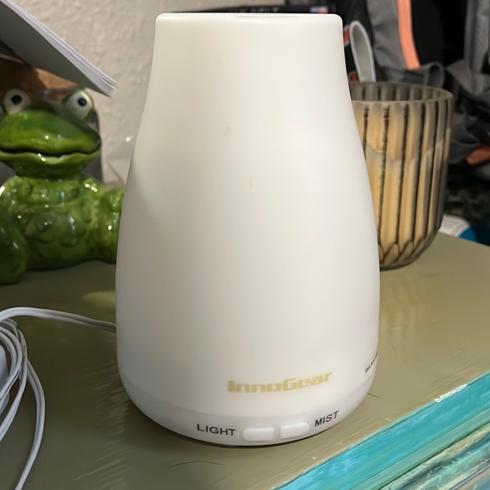 Innogear diffuser, white in color with rainbow lights